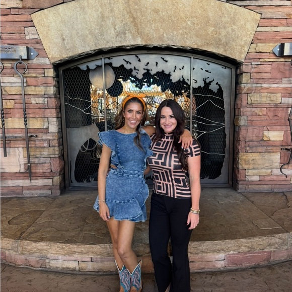 Meet your Posher, Jennifer - Picture 3 of 16